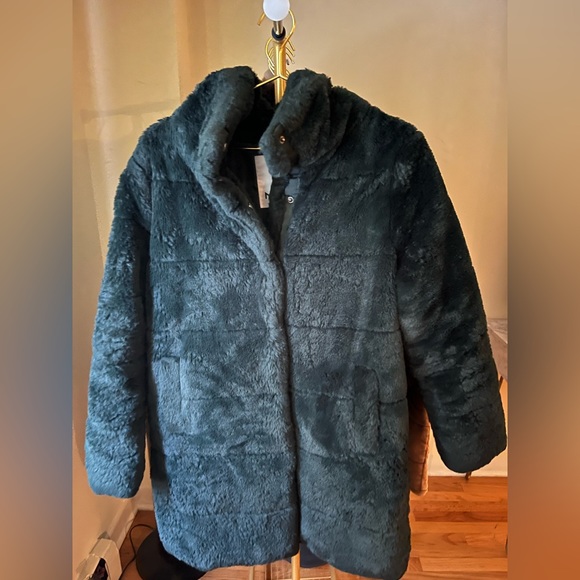 Luxurious deep green vintage coat